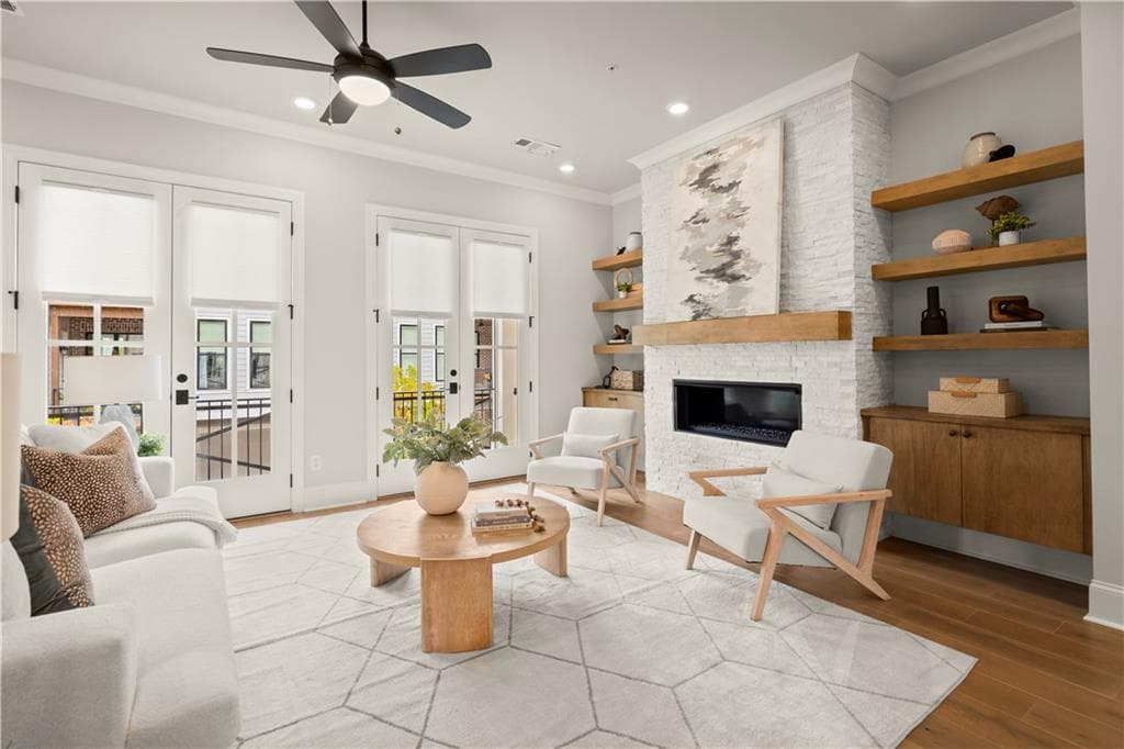 4 bedroom, 4 bathroom, 2,347 sq ft townhouse under contract at 195 Briscoe Way 140, Alpharetta, GA 30009 — photo 2
