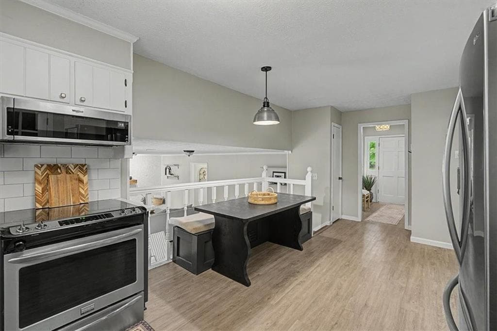 4 bedroom, 3 bathroom, 2,704 sq ft single family residence for sale at 2204 Pine Point Drive, Lawrenceville, GA 30043 — photo 6