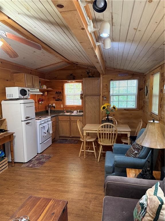 1 bedroom, 1 bathroom, 408 sq ft single family residence for sale at 152 33rd Street, Ellijay, GA 30540 — photo 8