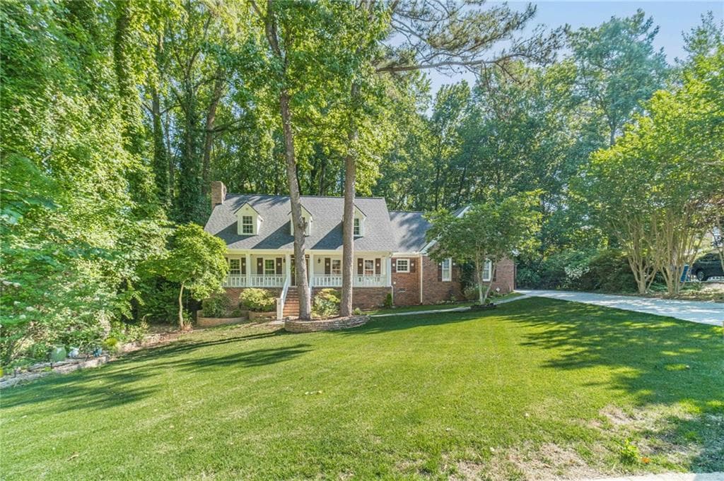 3 bedroom, 2 bathroom, 2,748 sq ft single family residence for sale at 765 Winston Drive, Lawrenceville, GA 30044 — photo 4