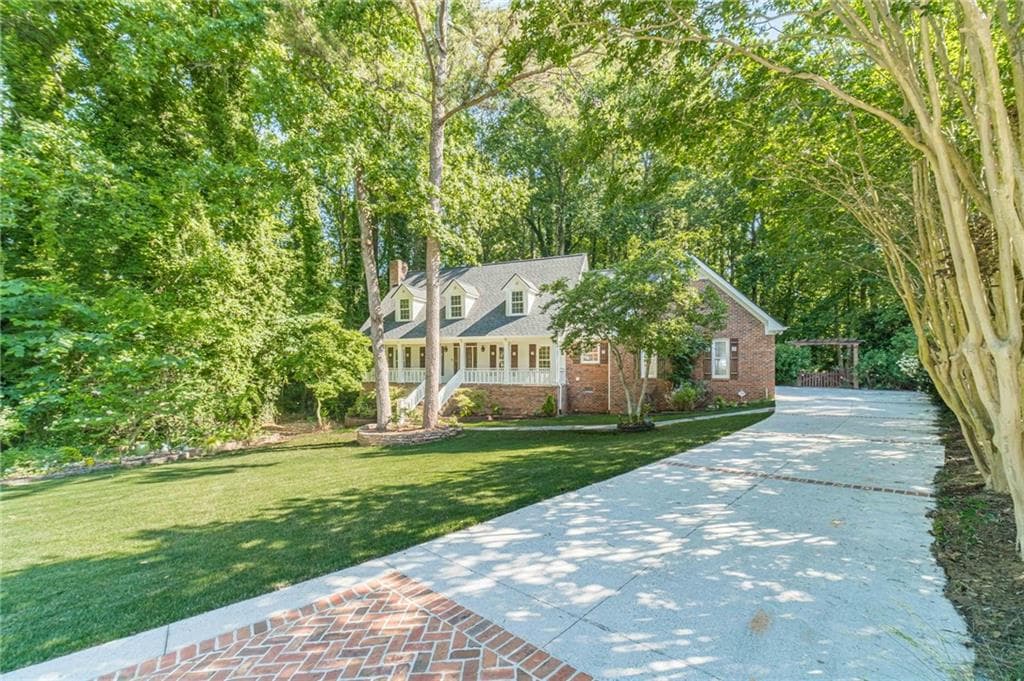 3 bedroom, 2 bathroom, 2,748 sq ft single family residence for sale at 765 Winston Drive, Lawrenceville, GA 30044 — photo 5