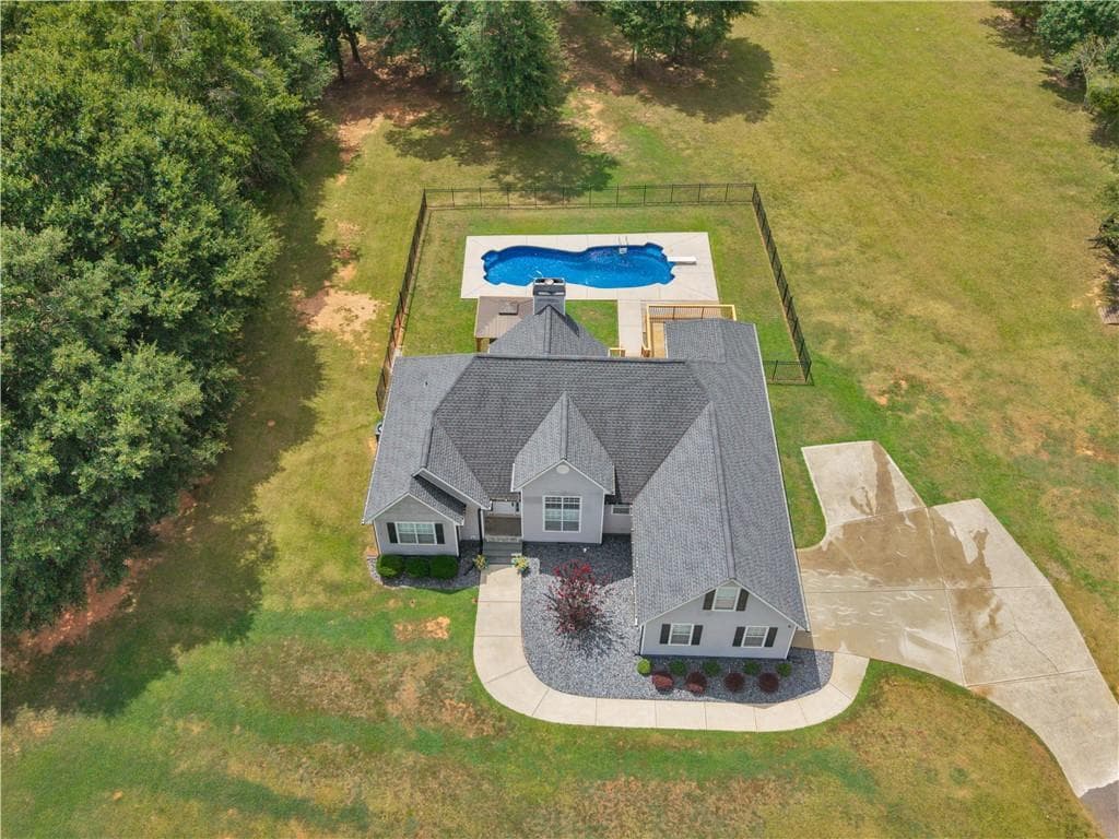 4 bedroom, 2 bathroom, 2,097 sq ft single family residence under contract at 420 Colvin Drive, Locust Grove, GA 30248 — photo 3