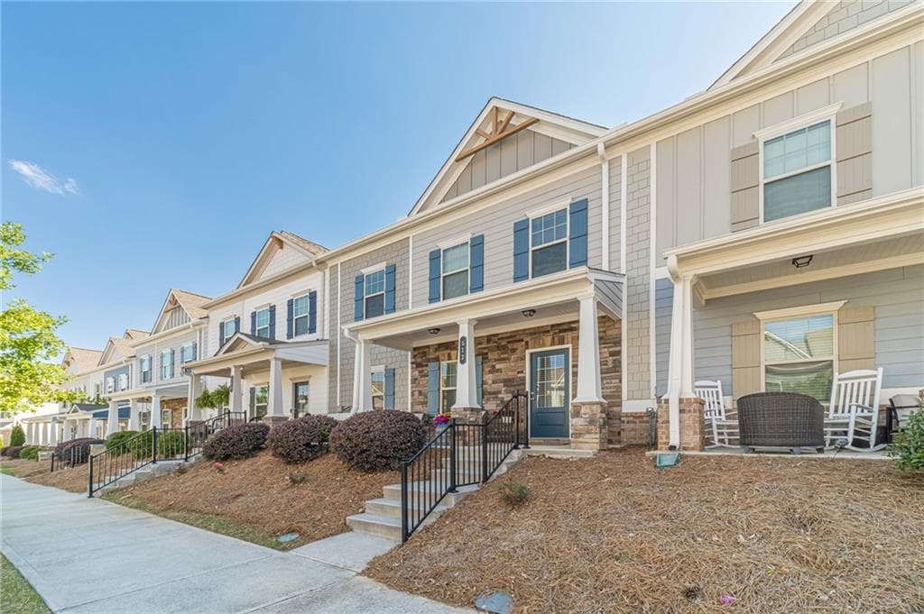 3 bedroom, 3 bathroom, 2,320 sq ft townhouse for sale at 512 Green Street, Lawrenceville, GA 30046 — photo 1 of 31
