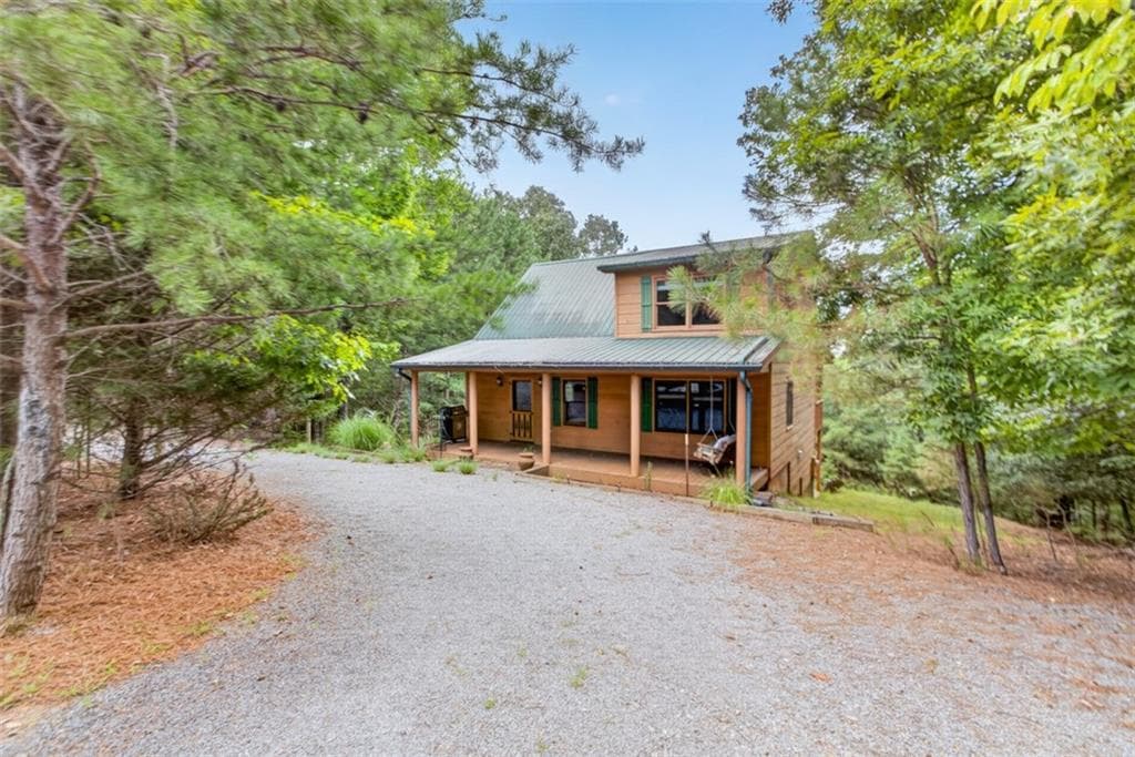 2 bedroom, 2 bathroom, 2,397 sq ft single family residence for sale at 388 Palisade Drive, Ellijay, GA 30540 — photo 2