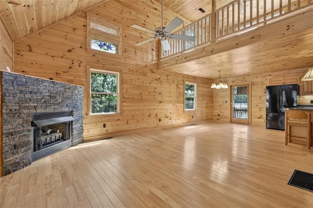 2 bedroom, 2 bathroom, 2,397 sq ft single family residence for sale at 388 Palisade Drive, Ellijay, GA 30540 — photo 5