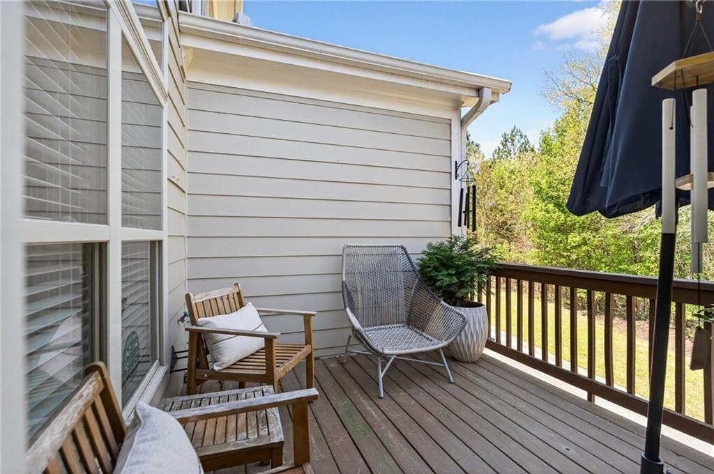 3 bedroom, 4 bathroom, 2,345 sq ft townhouse under contract at 7690 Willoughby Court, Alpharetta, GA 30005 — photo 6