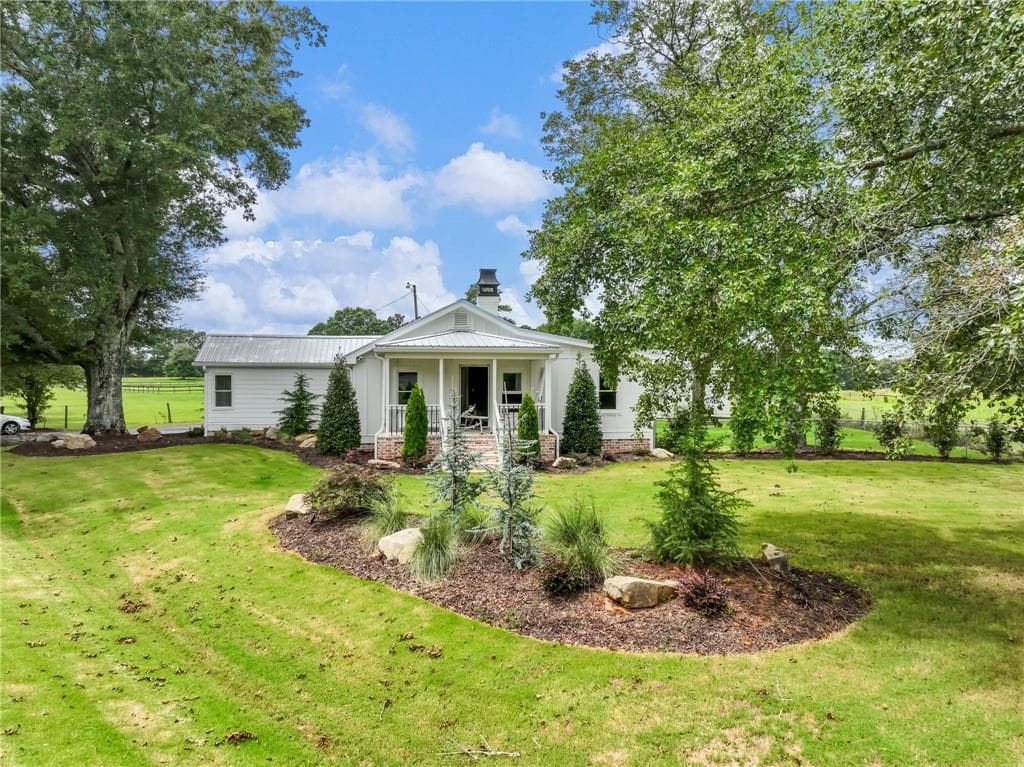 3 bedroom, 4 bathroom, 3,390 sq ft single family residence for sale at 1334 Criswell Road, Monroe, GA 30655 — photo 3