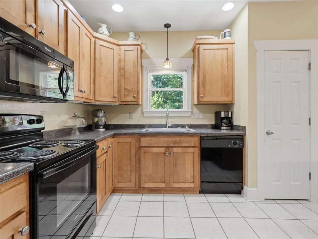 3 bedroom, 3 bathroom, 2,430 sq ft single family residence for sale at 1110 Chatsworth Highway, Ellijay, GA 30540 — photo 10