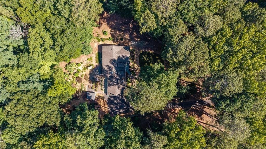 3 bedroom, 2 bathroom, 2,381 sq ft single family residence for sale at 2210 Rosser Place, Smoke Rise, GA 30087 — photo 2