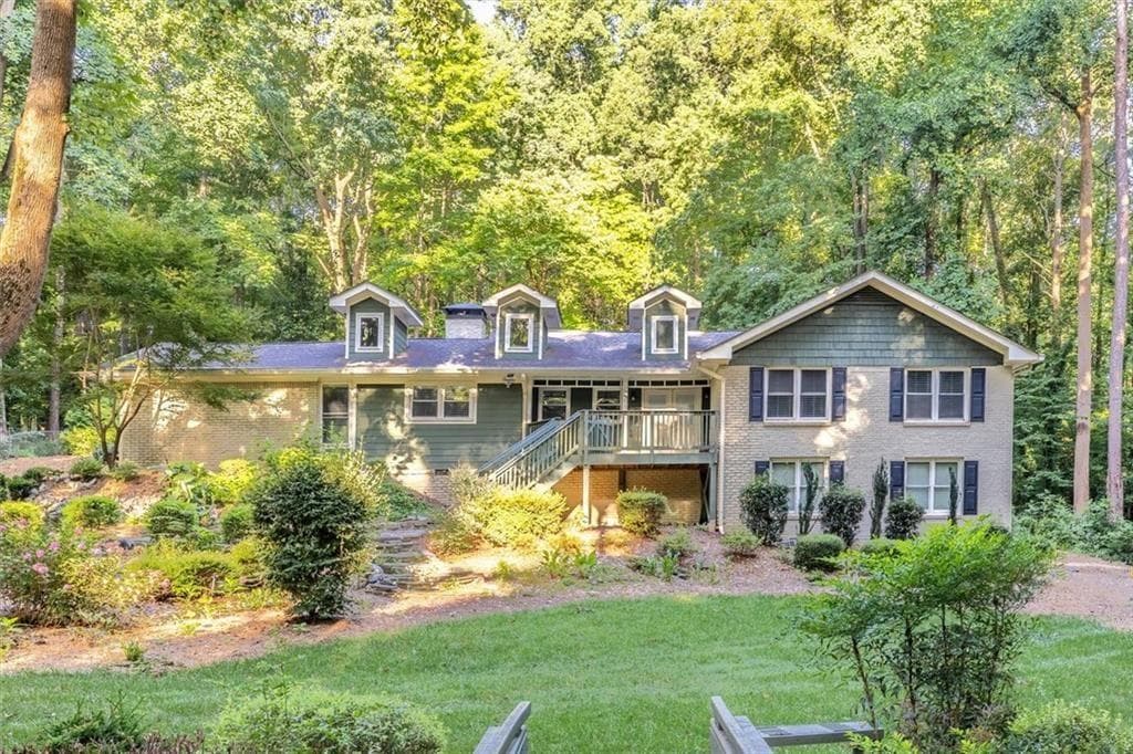 3 bedroom, 2 bathroom, 2,381 sq ft single family residence for sale at 2210 Rosser Place, Smoke Rise, GA 30087 — photo 3