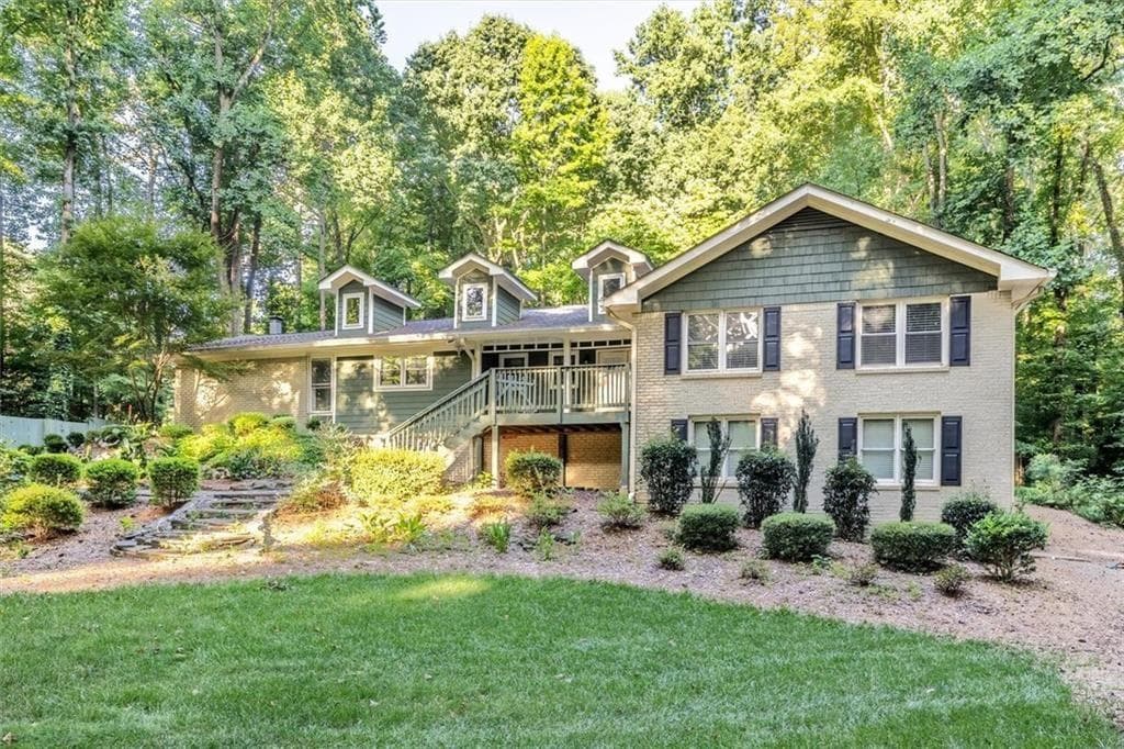 3 bedroom, 2 bathroom, 2,381 sq ft single family residence for sale at 2210 Rosser Place, Smoke Rise, GA 30087 — photo 4