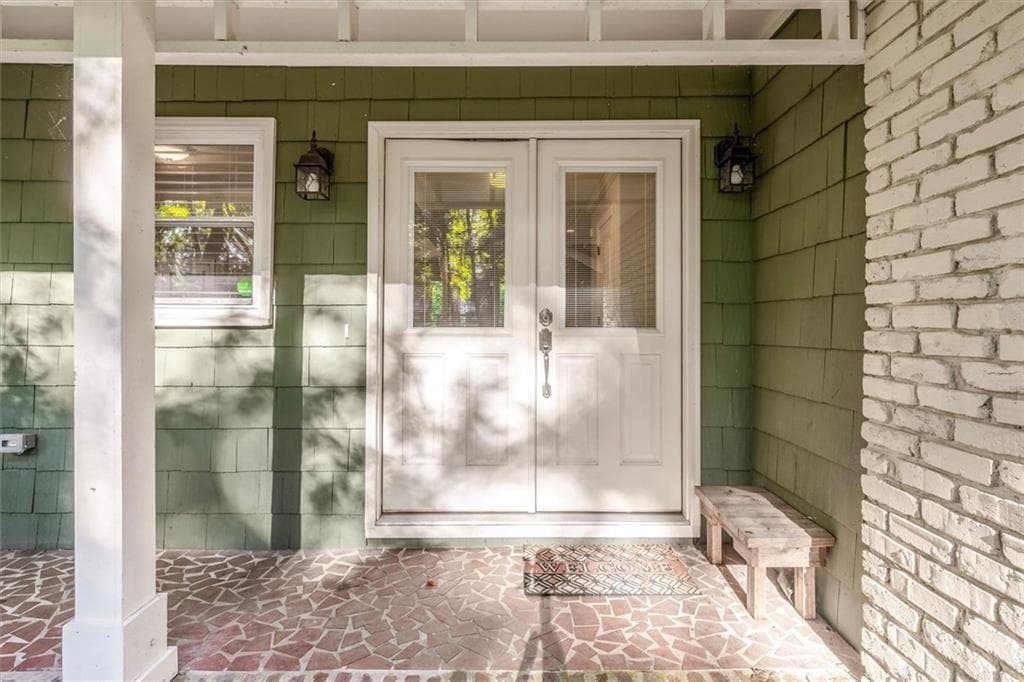 3 bedroom, 2 bathroom, 2,381 sq ft single family residence for sale at 2210 Rosser Place, Smoke Rise, GA 30087 — photo 7