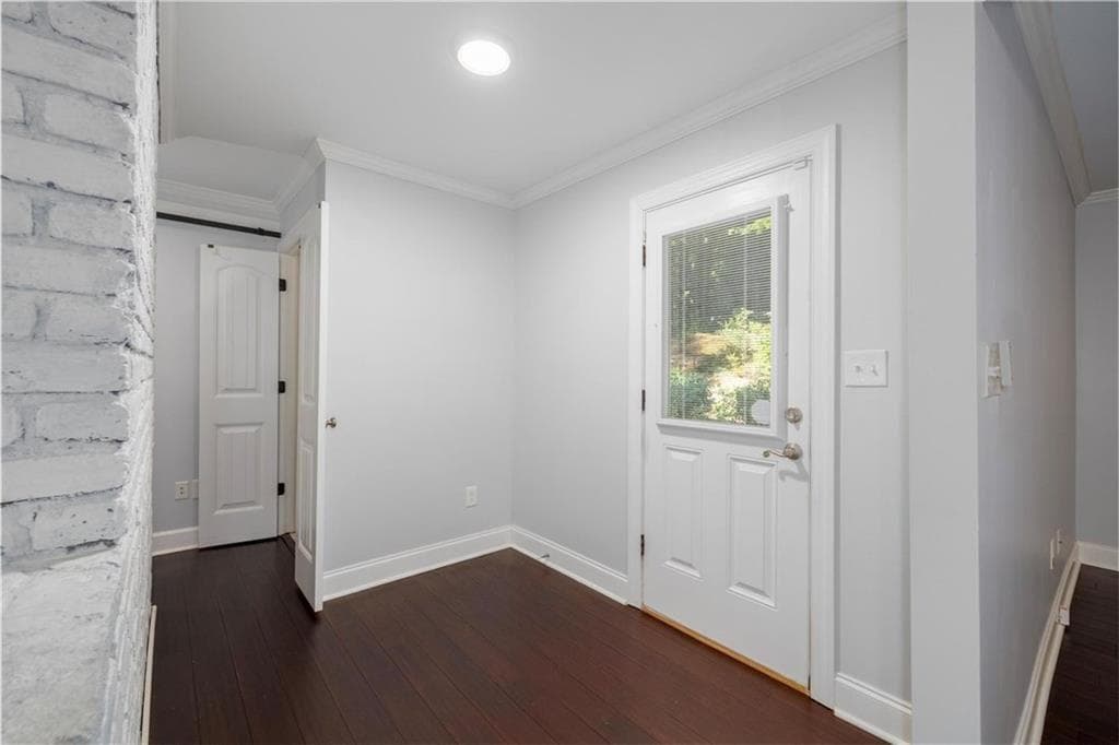 3 bedroom, 2 bathroom, 2,381 sq ft single family residence for sale at 2210 Rosser Place, Smoke Rise, GA 30087 — photo 9