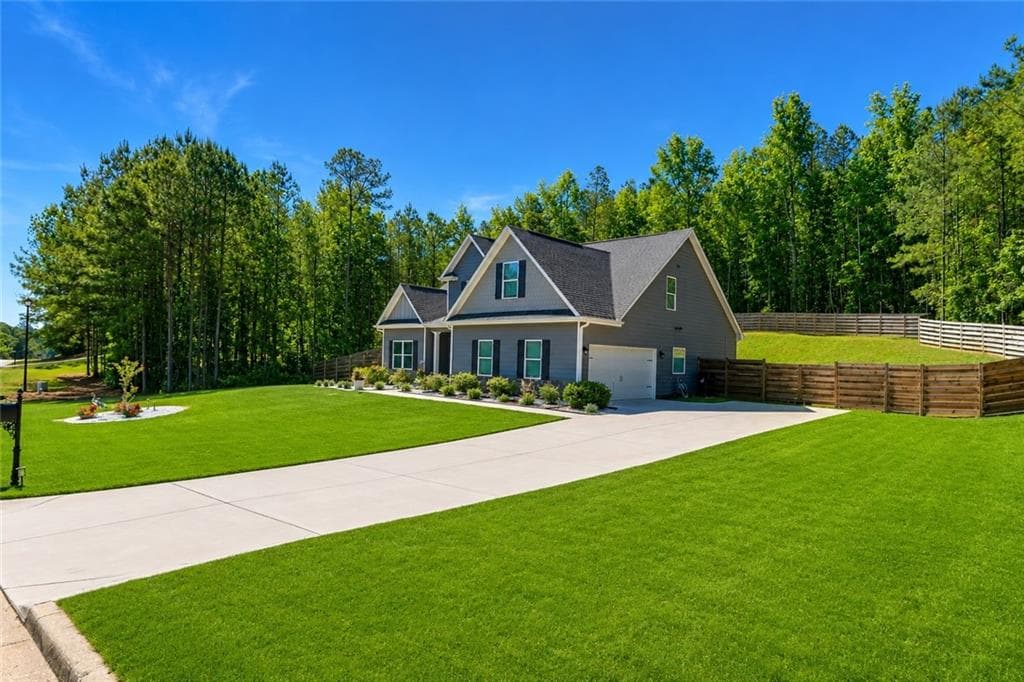 4 bedroom, 4 bathroom, 2,645 sq ft single family residence for sale at 20 Hawthorn Lane, Covington, GA 30014 — photo 4