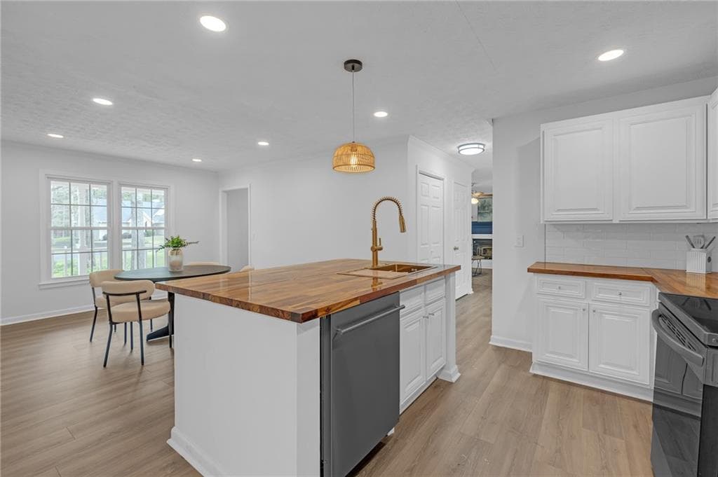 4 bedroom, 3 bathroom, 3,269 sq ft single family residence under contract at 860 Winnbrook Drive, Dacula, GA 30019 — photo 10