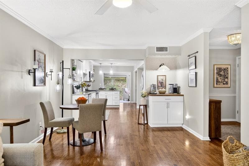 3 bedroom, 3 bathroom, 2,536 sq ft townhouse for sale at 3008 Vinings Ferry Drive, Atlanta, GA 30339 — photo 7
