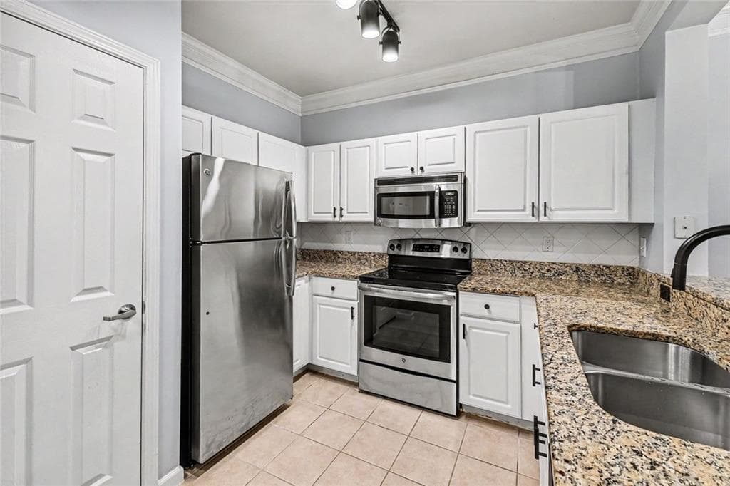 1 bedroom, 1 bathroom, 752 sq ft condominium under contract at 1850 Cotillion Drive 2102, Dunwoody, GA 30338 — photo 6