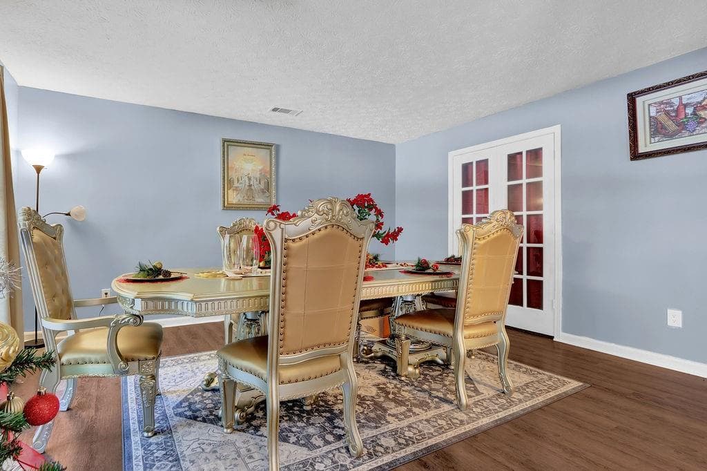 5 bedroom, 4 bathroom, 2,072 sq ft single family residence for sale at 3245 Shady Woods Circle, Lawrenceville, GA 30044 — photo 9