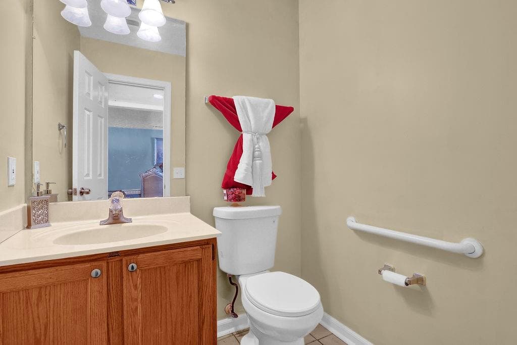 5 bedroom, 4 bathroom, 2,072 sq ft single family residence for sale at 3245 Shady Woods Circle, Lawrenceville, GA 30044 — photo 10