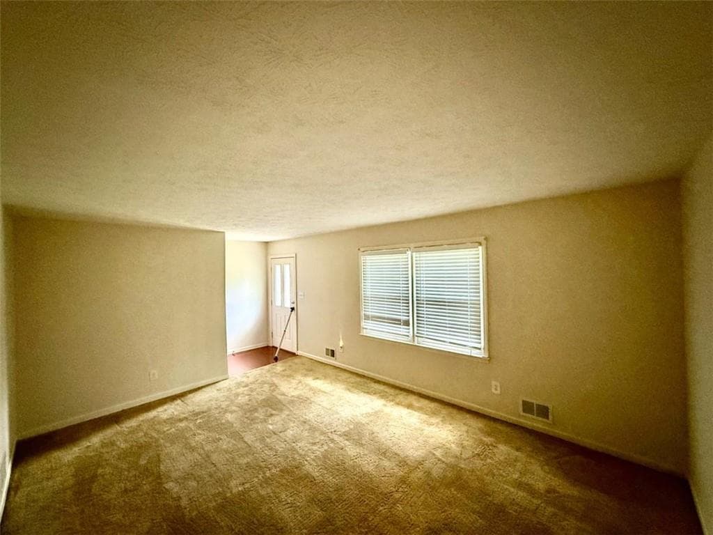 3 bedroom, 2 bathroom, 2,372 sq ft single family residence for sale at 6641 Londonderry Drive, Morrow, GA 30260 — photo 10