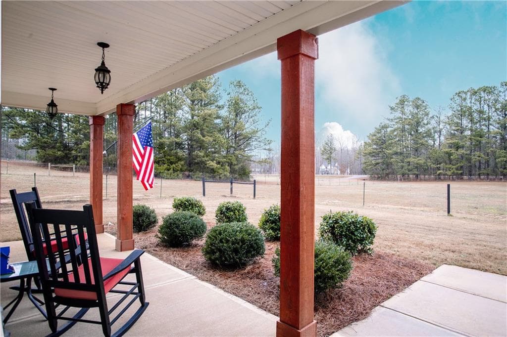 4 bedroom, 4 bathroom, 2,461 sq ft single family residence for sale at 3221 Hollonville Road, Williamson, GA 30292 — photo 4