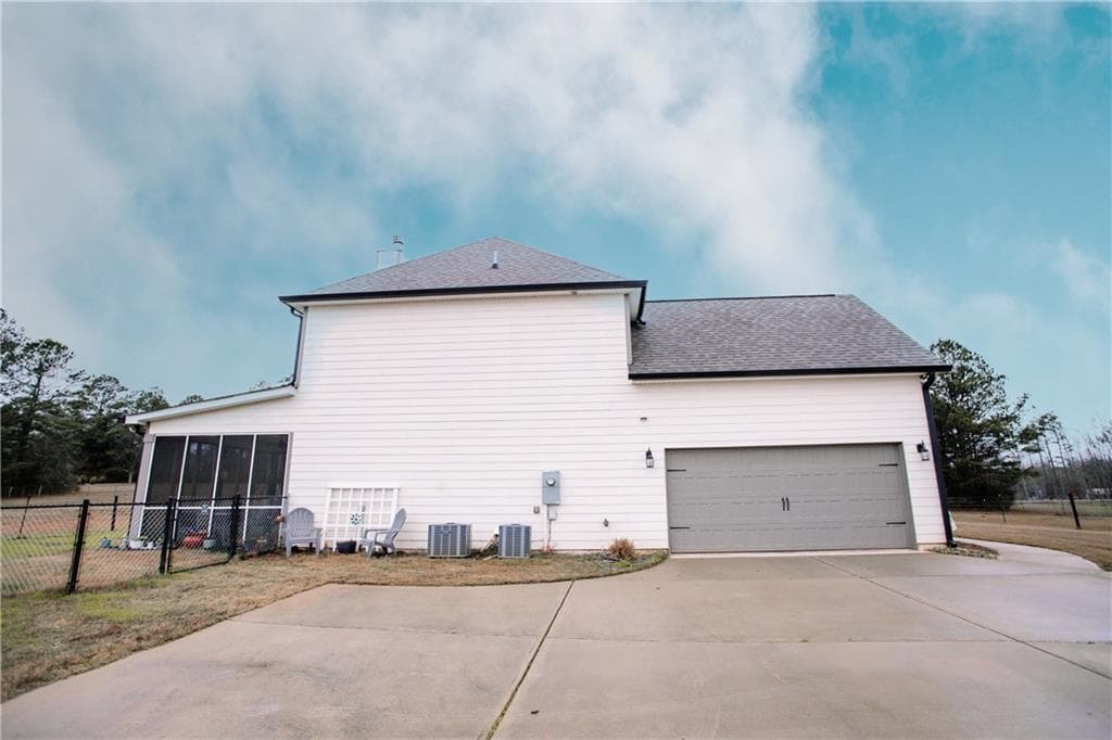 4 bedroom, 4 bathroom, 2,461 sq ft single family residence for sale at 3221 Hollonville Road, Williamson, GA 30292 — photo 5