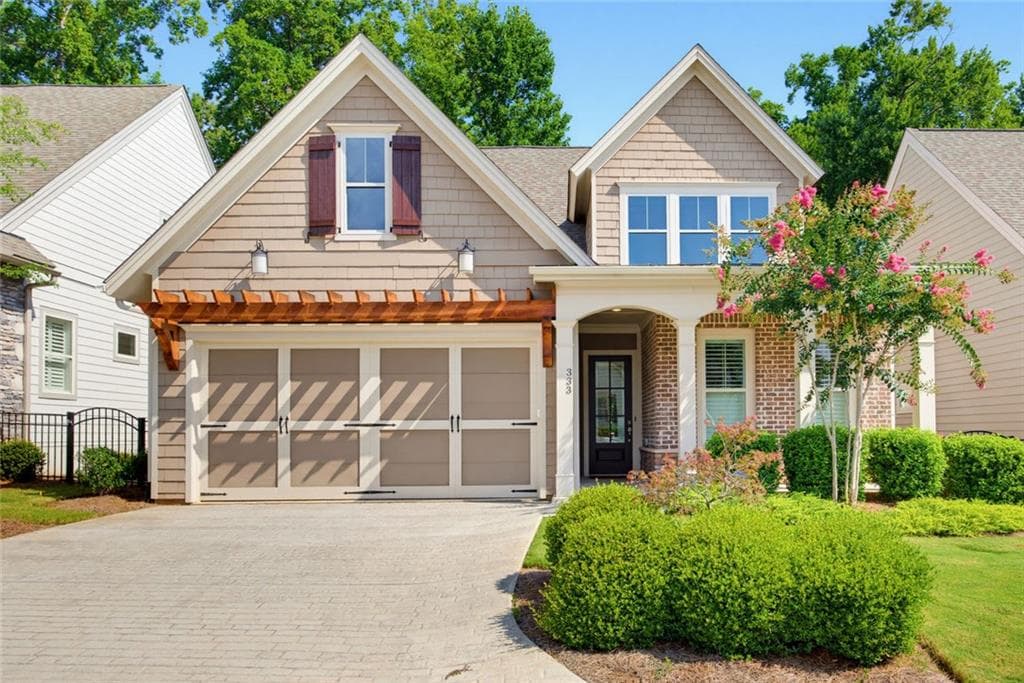 3 bedroom, 3 bathroom, 2,389 sq ft single family residence under contract at 333 Little Pine Lane, Woodstock, GA 30188