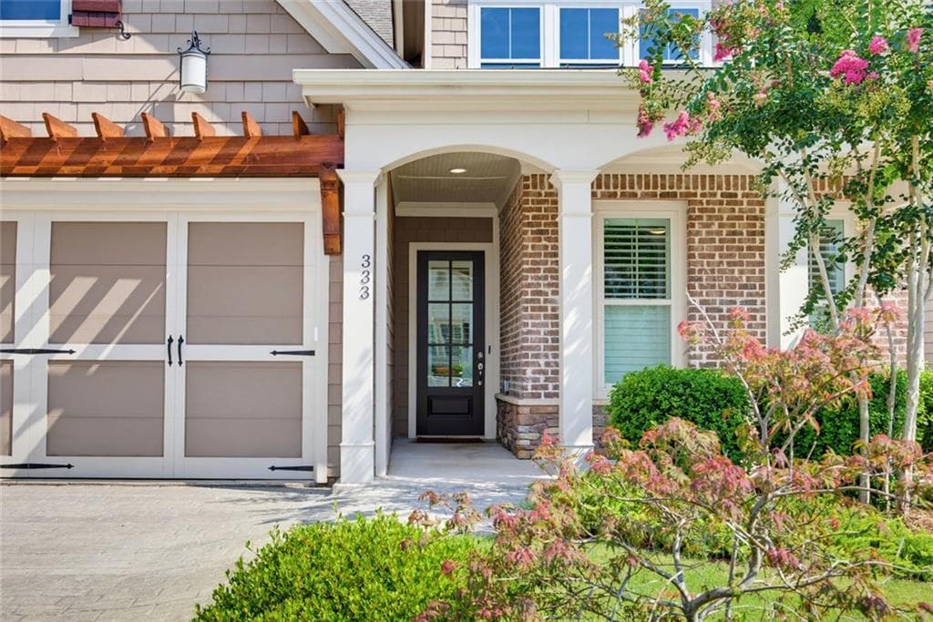 3 bedroom, 3 bathroom, 2,389 sq ft single family residence under contract at 333 Little Pine Lane, Woodstock, GA 30188 — photo 4