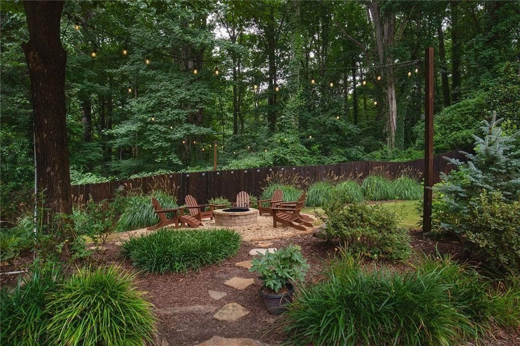 5 bedroom, 5 bathroom, 4,026 sq ft single family residence under contract at 5825 Plantation Drive, Roswell, GA 30075 — photo 4
