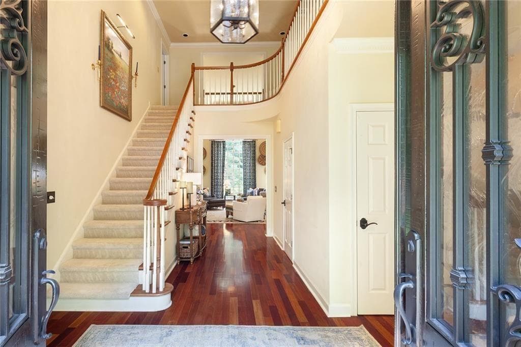 5 bedroom, 5 bathroom, 4,026 sq ft single family residence under contract at 5825 Plantation Drive, Roswell, GA 30075 — photo 9