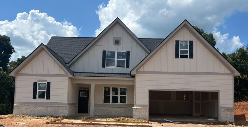4 bedroom, 3 bathroom, 2,688 sq ft single family residence for sale at 174 Eagles Crest Drive, Commerce, GA 30529