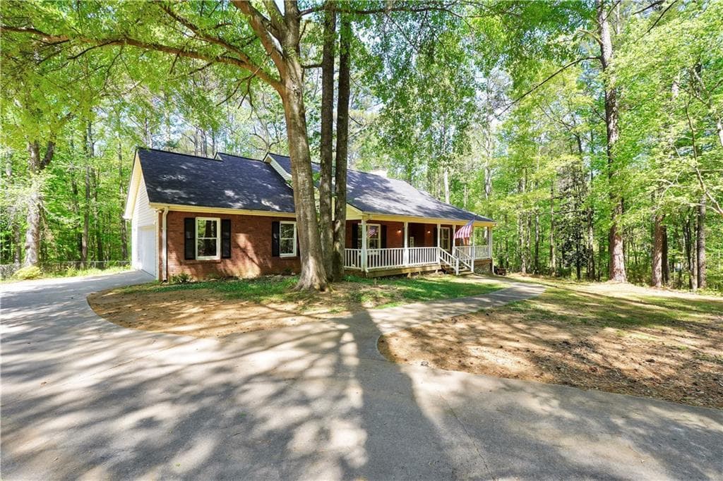 4 bedroom, 2 bathroom, 2,353 sq ft single family residence under contract at 600 Turner Road, Mcdonough, GA 30252 — photo 2
