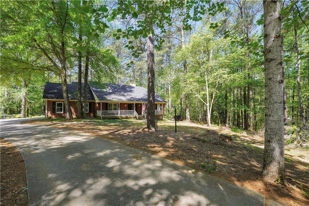 4 bedroom, 2 bathroom, 2,353 sq ft single family residence under contract at 600 Turner Road, Mcdonough, GA 30252 — photo 3