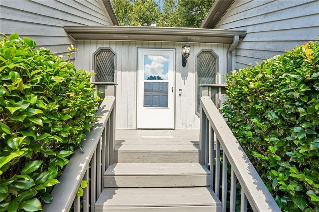 4 bedroom, 3 bathroom, 2,480 sq ft single family residence under contract at 3731 Willow Mill Drive, Lawrenceville, GA 30044 — photo 4