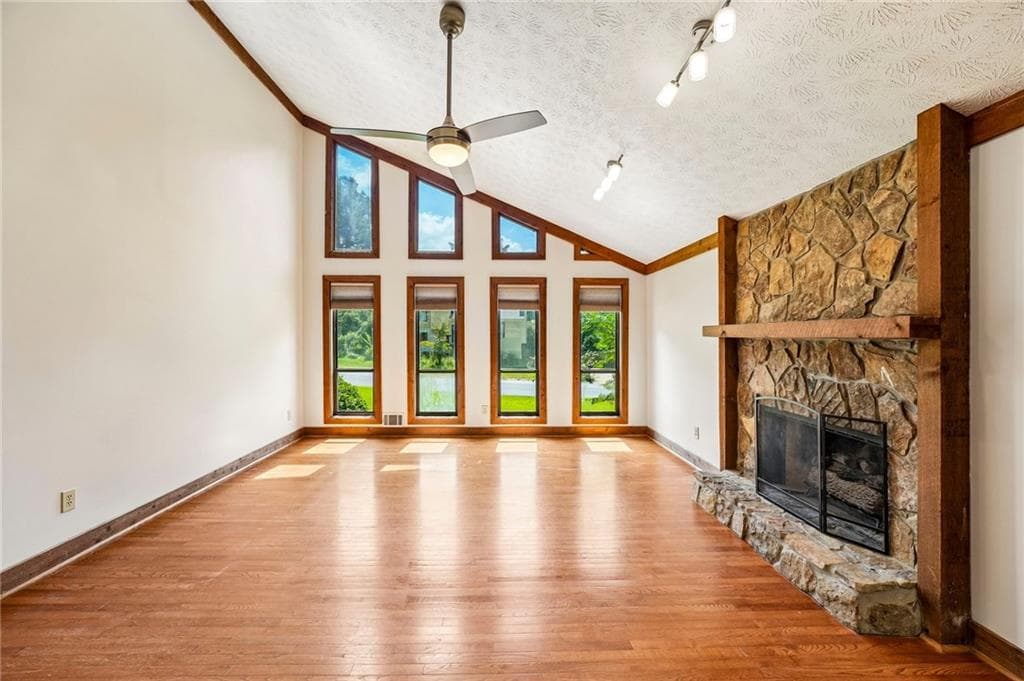 4 bedroom, 3 bathroom, 2,480 sq ft single family residence under contract at 3731 Willow Mill Drive, Lawrenceville, GA 30044 — photo 10