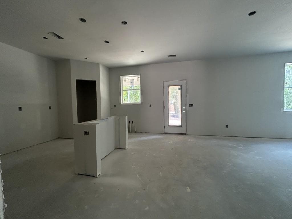 4 bedroom, 3 bathroom, 2,517 sq ft single family residence for sale at 108 Eagles Crest Drive, Commerce, GA 30529 — photo 2