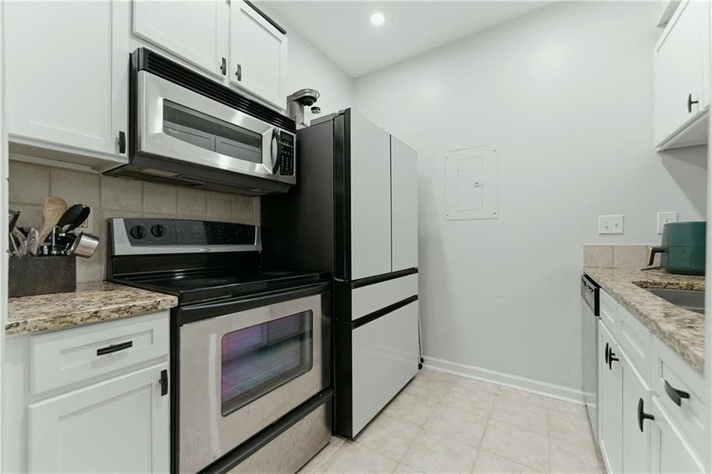 1 bedroom, 1 bathroom, 542 sq ft condominium for sale at 1250 Parkwood Circle 1214, Atlanta, GA 30339 — photo 10