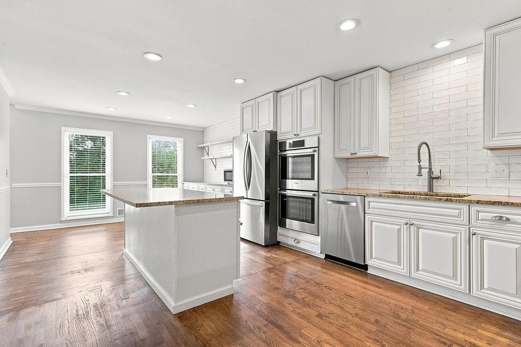 5 bedroom, 4 bathroom, 3,920 sq ft single family residence for sale at 4217 N Mountain Road, Marietta, GA 30066 — photo 2