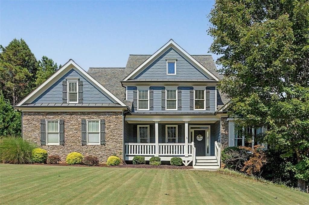 4 bedroom, 3 bathroom, 2,812 sq ft single family residence under contract at 105 Celestial Ridge Dr, Dallas, GA 30132