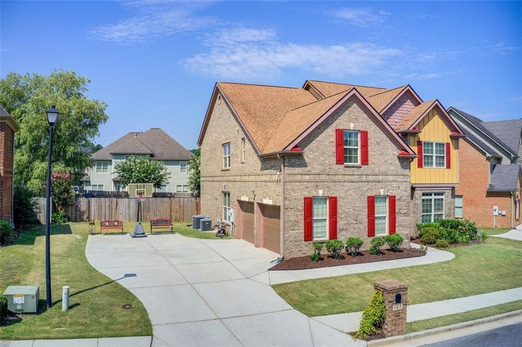 4 bedroom, 3 bathroom, 2,656 sq ft single family residence for sale at 408 Arbor Lane, Loganville, GA 30052 — photo 2