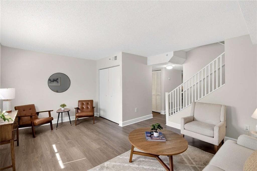 2 bedroom, 3 bathroom, 1,160 sq ft condominium for sale at 377 Ralph Mcgill Boulevard N, Atlanta, GA 30312 — photo 3