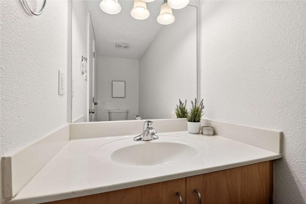 2 bedroom, 3 bathroom, 1,160 sq ft condominium for sale at 377 Ralph Mcgill Boulevard N, Atlanta, GA 30312 — photo 7