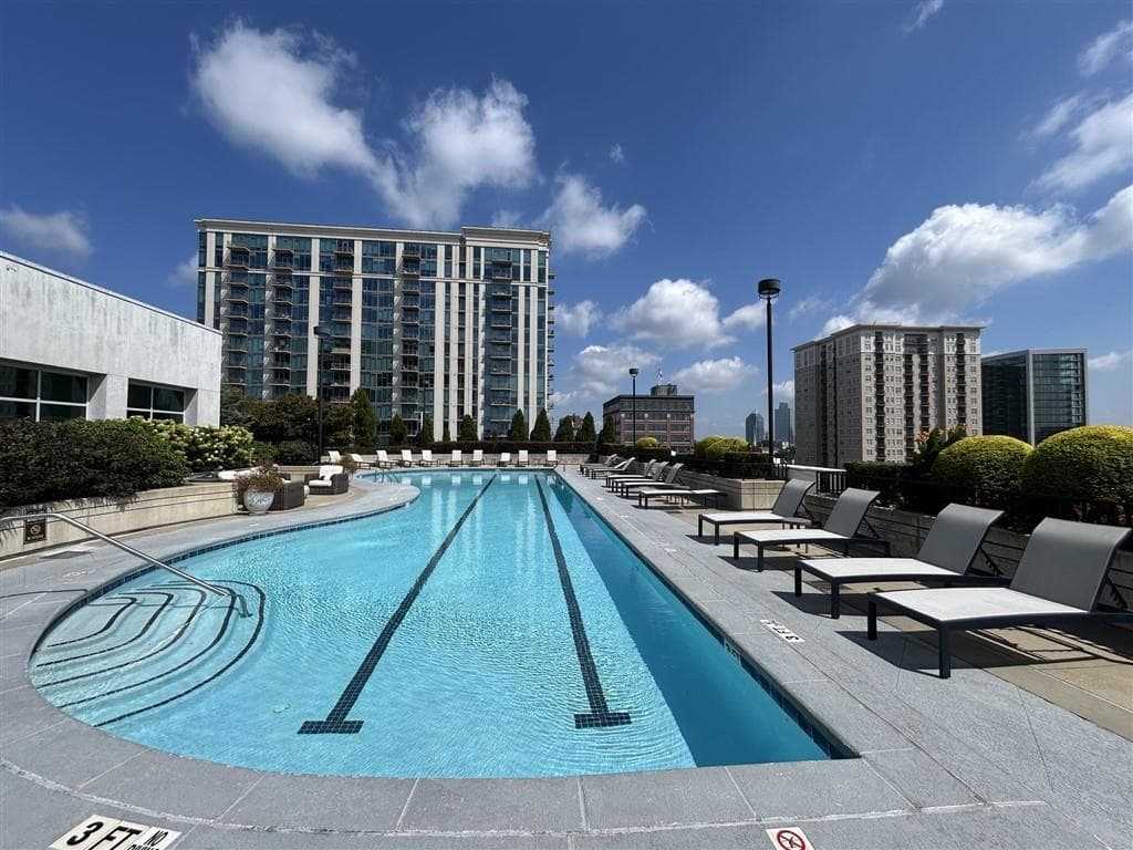 2 bedroom, 2 bathroom, 1,056 sq ft condominium for sale at 250 Pharr Road 1801, Atlanta, GA 30305 — photo 2