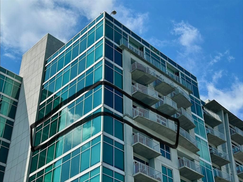 2 bedroom, 2 bathroom, 1,056 sq ft condominium for sale at 250 Pharr Road 1801, Atlanta, GA 30305 — photo 4