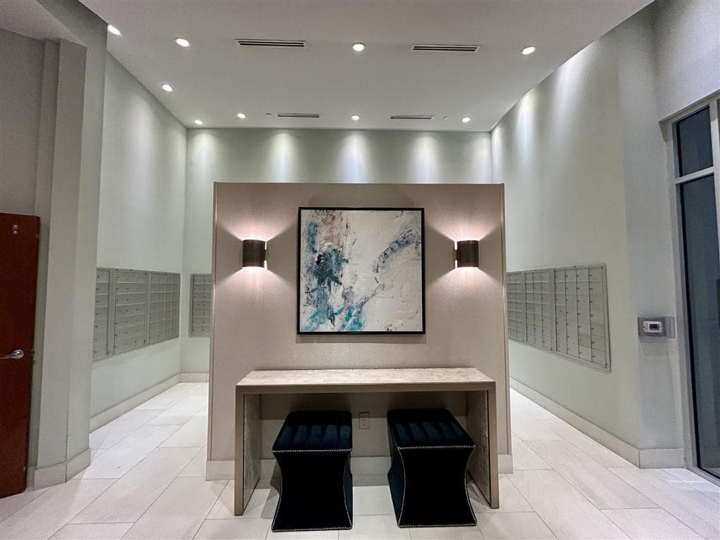 2 bedroom, 2 bathroom, 1,056 sq ft condominium for sale at 250 Pharr Road 1801, Atlanta, GA 30305 — photo 5