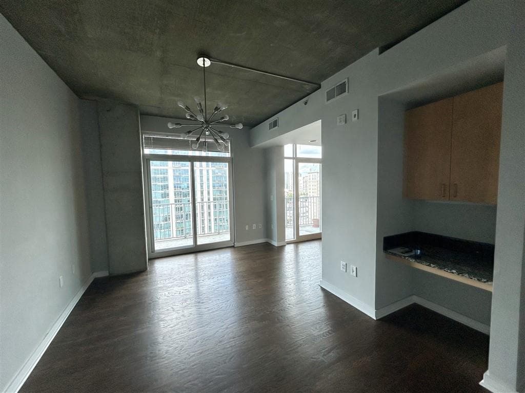 2 bedroom, 2 bathroom, 1,056 sq ft condominium for sale at 250 Pharr Road 1801, Atlanta, GA 30305 — photo 9