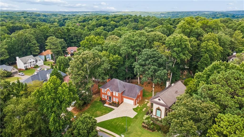 6 bedroom, 5 bathroom, 3,250 sq ft single family residence for sale at 2352 Brittany Lane, Marietta, GA 30062 — photo 2