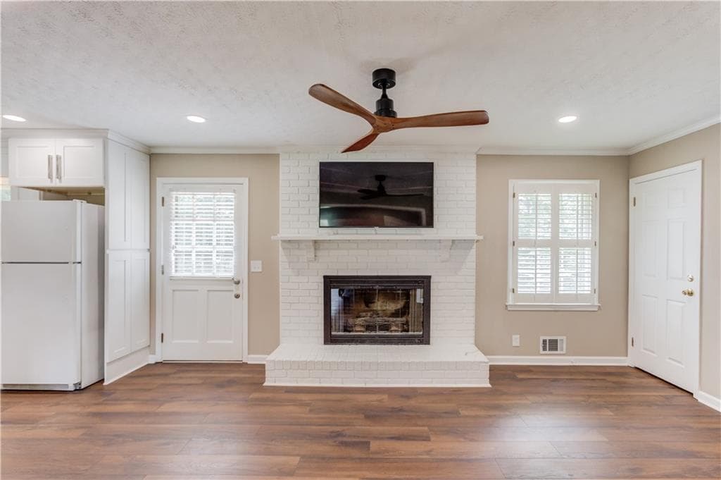 4 bedroom, 3 bathroom, 3,292 sq ft single family residence for sale at 4461 S Roberts Drive, Sugar Hill, GA 30518 — photo 9