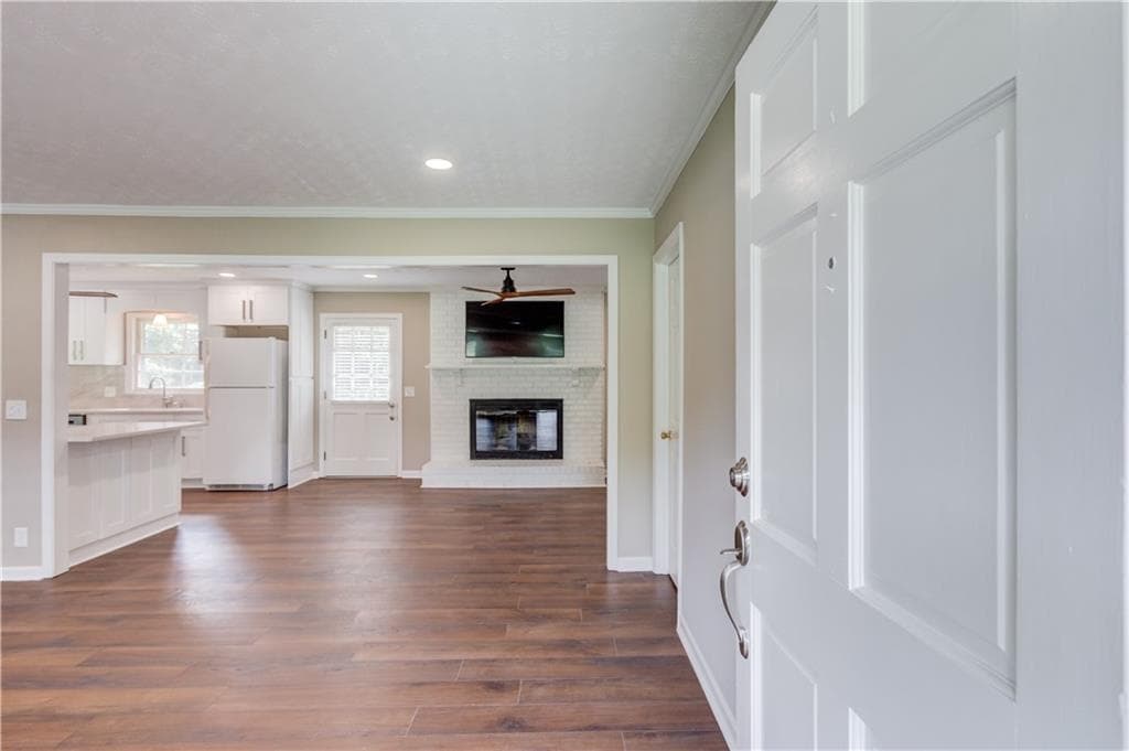 4 bedroom, 3 bathroom, 3,292 sq ft single family residence for sale at 4461 S Roberts Drive, Sugar Hill, GA 30518 — photo 10