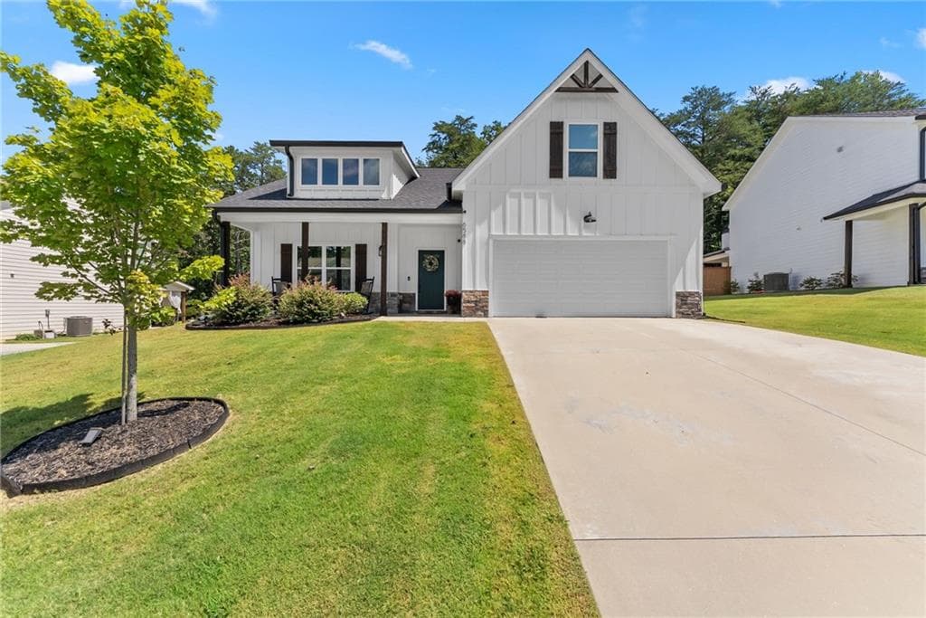 4 bedroom, 4 bathroom, 2,175 sq ft single family residence under contract at 6588 River Station Drive, Lula, GA 30554 — photo 3